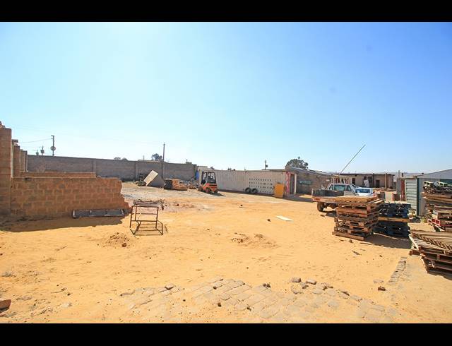 M² BUSINESS FOR SALE IN TSHEPISONG